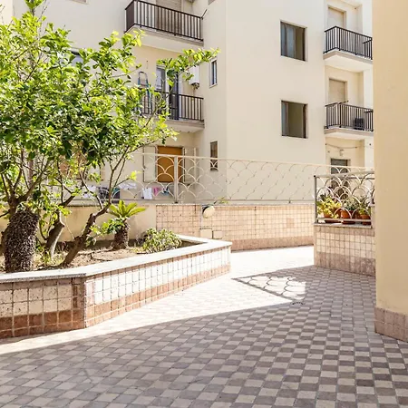 Guesthost - Seaview *