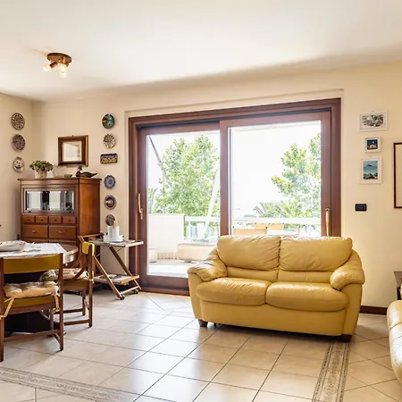 Guesthost - Seaview * 알게로