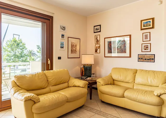 Guesthost - Seaview Apartman *